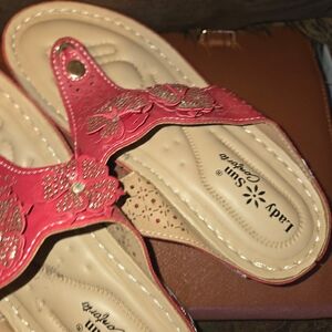 Lady Sun Conforto brand slip-on thong sandals . Ready for Spring!!